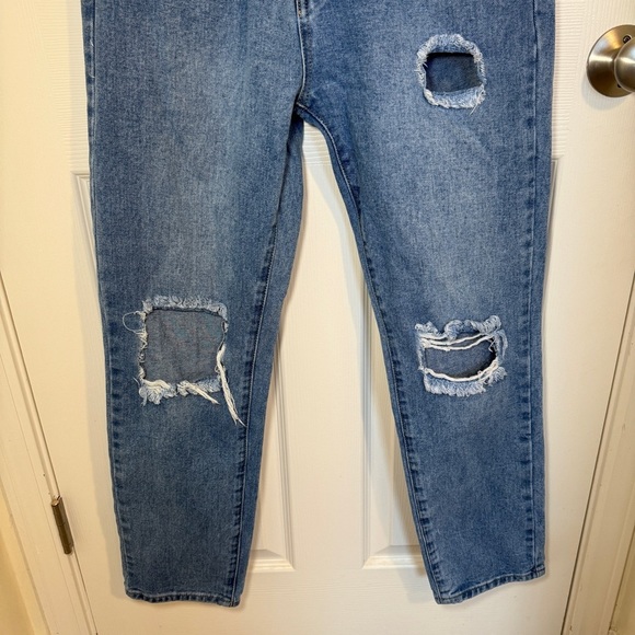 Princess Polly Ripped Jeans - Picture 4 of 10